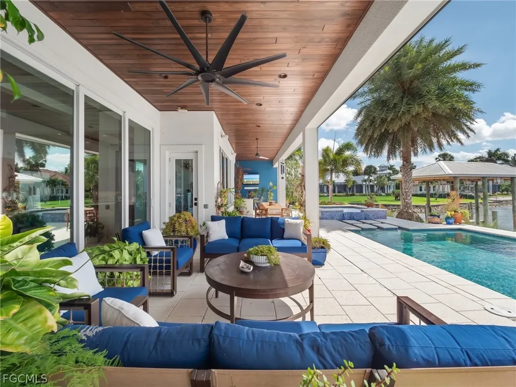 911 Aqua Lane Fort Myers FL 33919