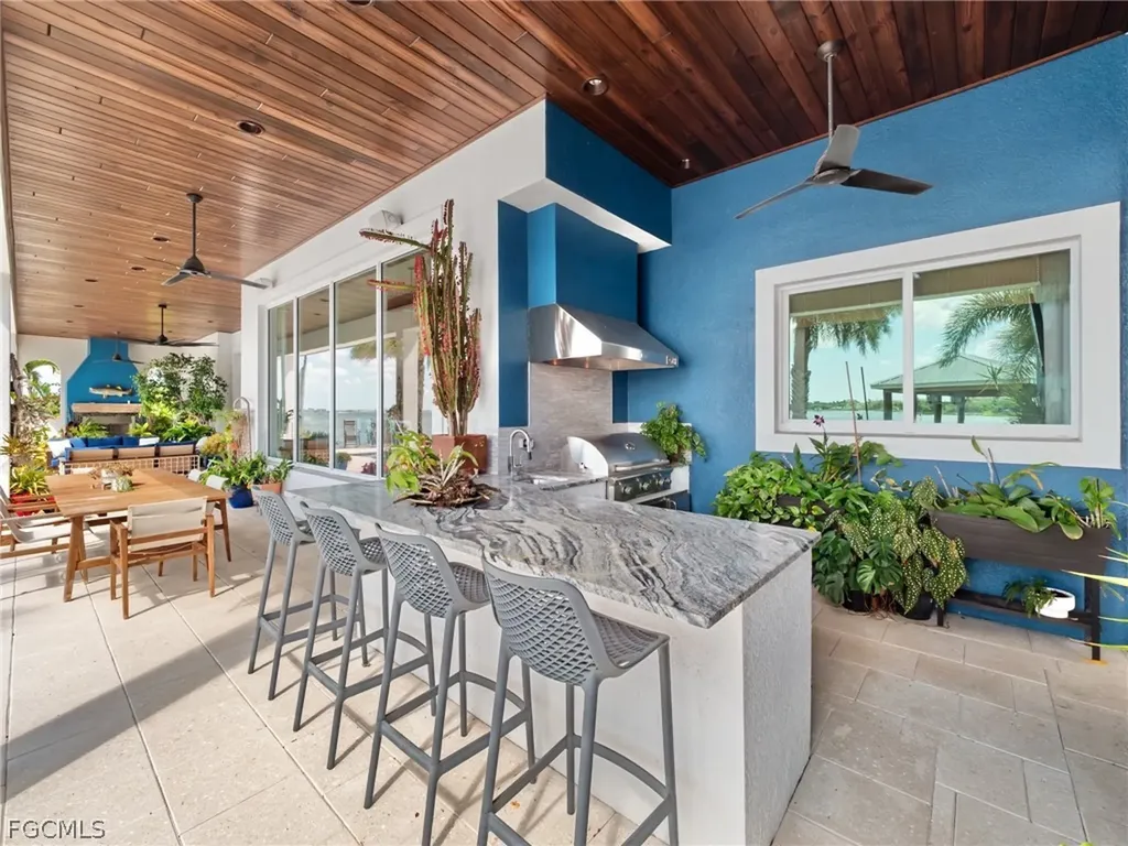 911 Aqua Lane Fort Myers FL 33919