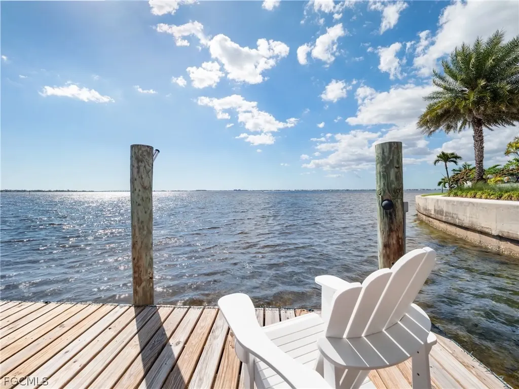 911 Aqua Lane Fort Myers FL 33919