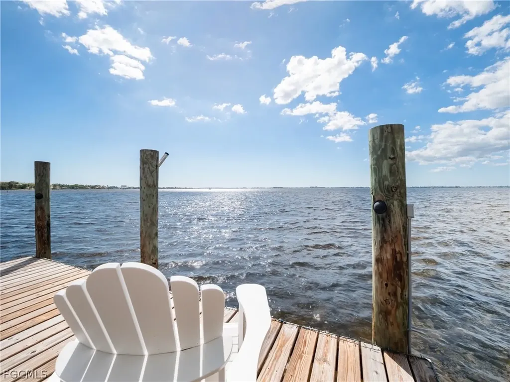 911 Aqua Lane Fort Myers FL 33919