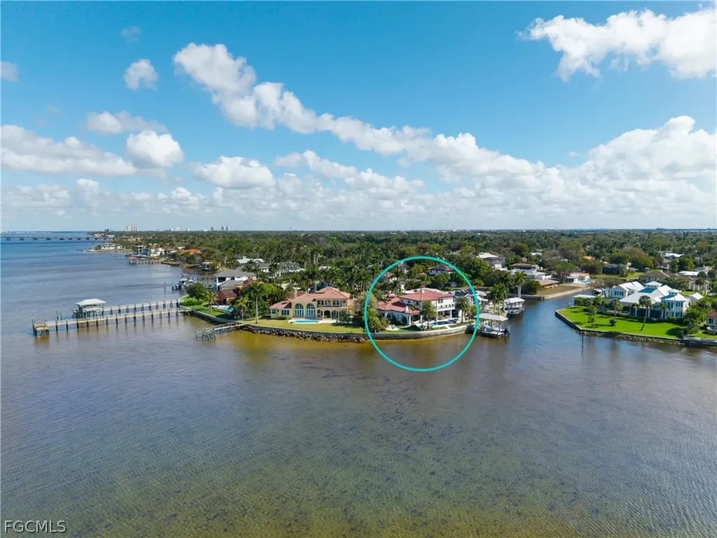 911 Aqua Lane Fort Myers FL 33919