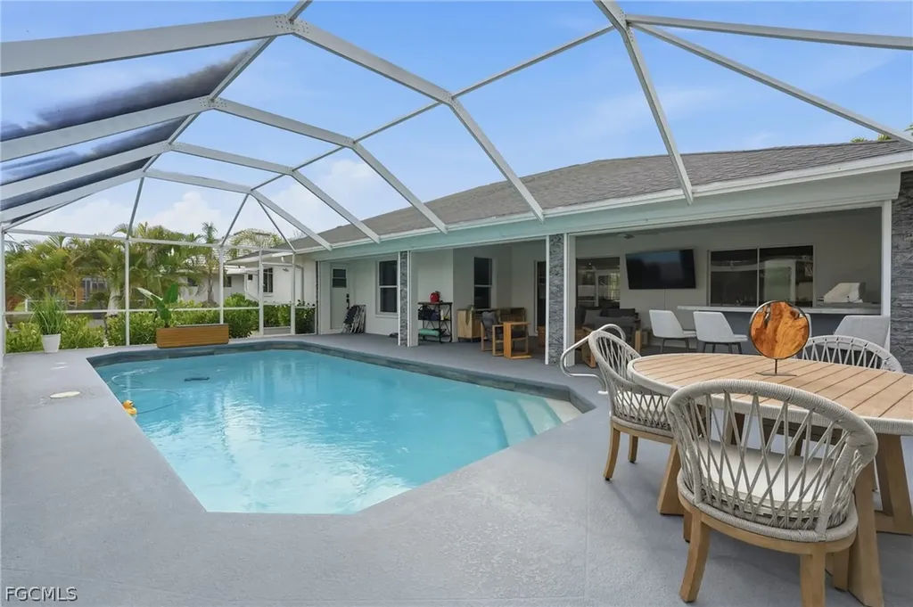 5227 SW 11th Place Cape Coral FL 33914