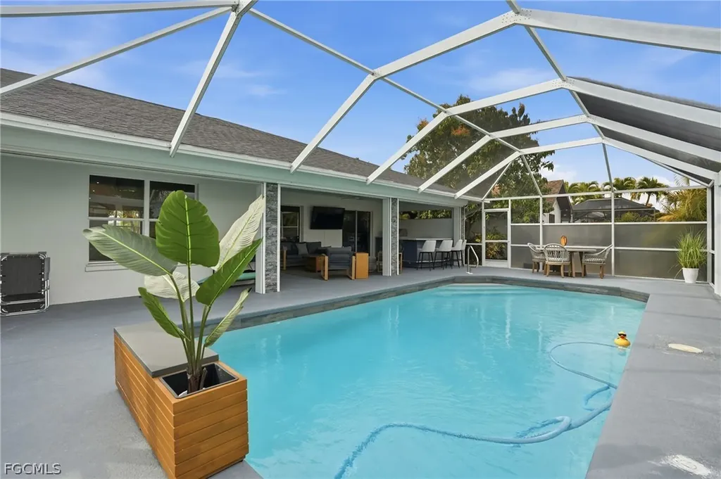 5227 SW 11th Place Cape Coral FL 33914