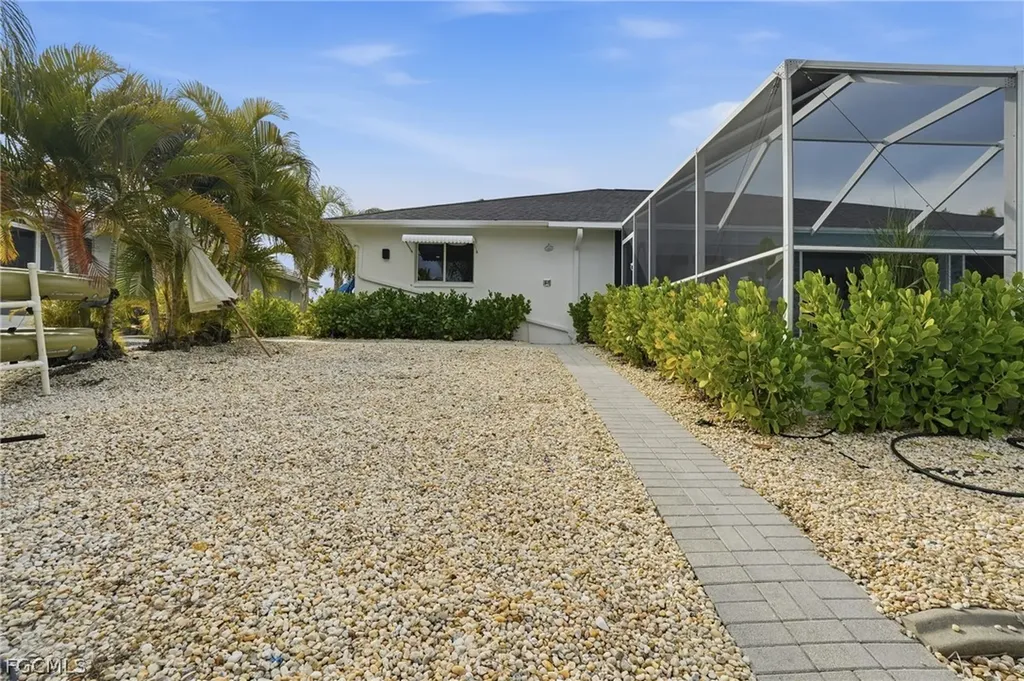 5227 SW 11th Place Cape Coral FL 33914