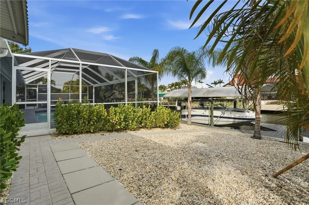 5227 SW 11th Place Cape Coral FL 33914