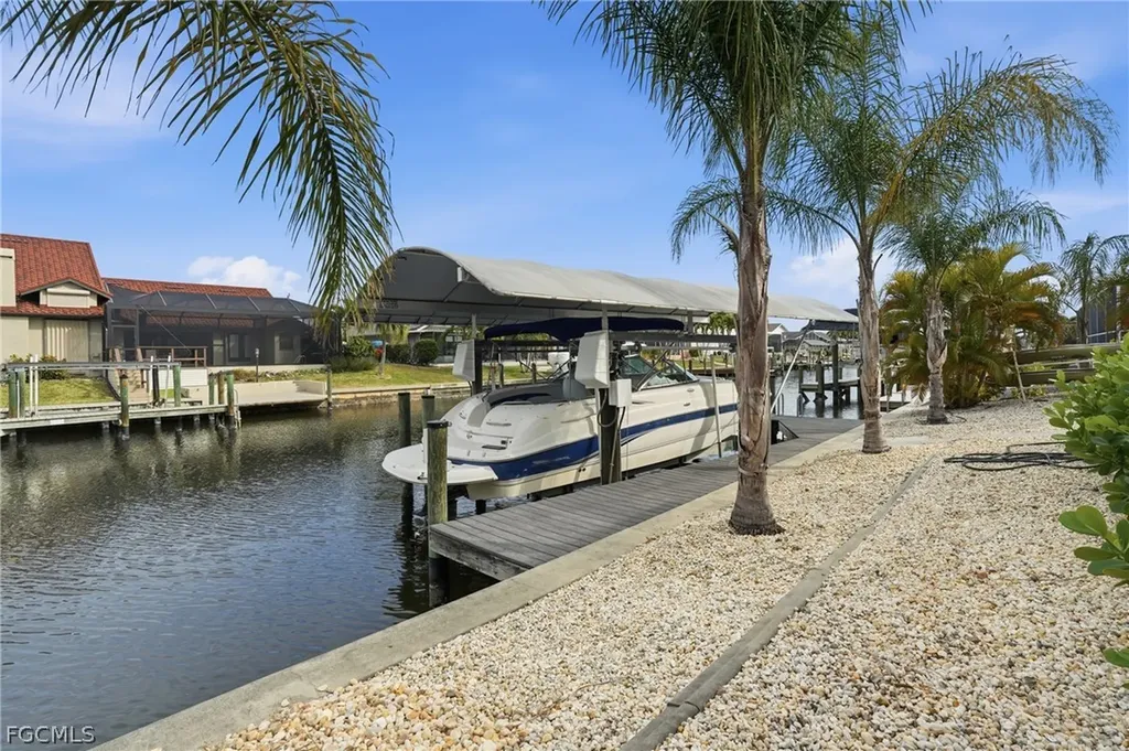 5227 SW 11th Place Cape Coral FL 33914