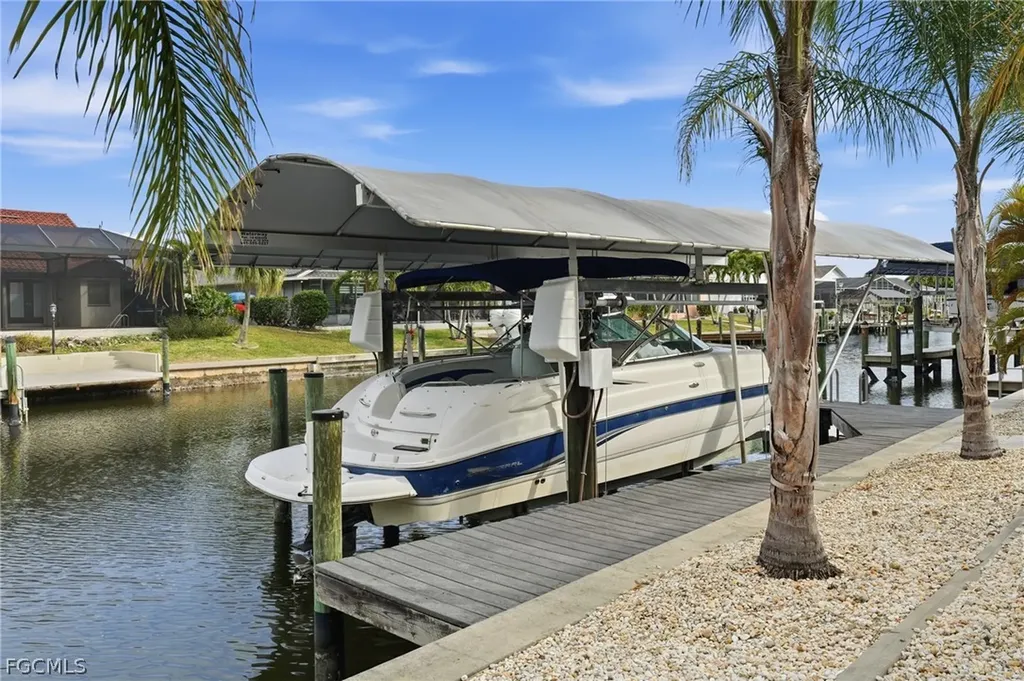5227 SW 11th Place Cape Coral FL 33914