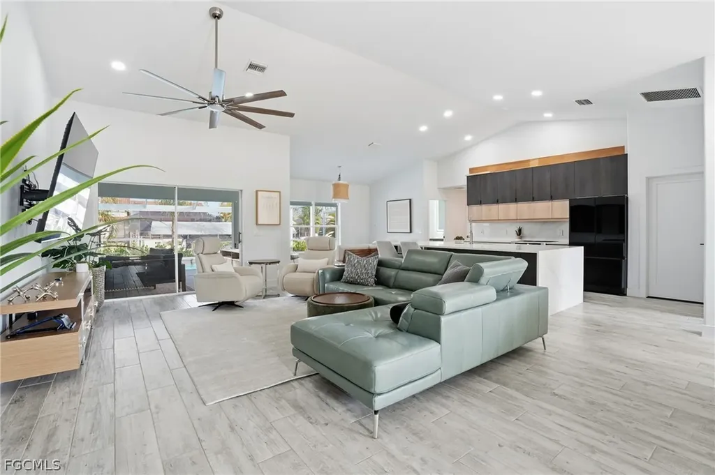 5227 SW 11th Place Cape Coral FL 33914
