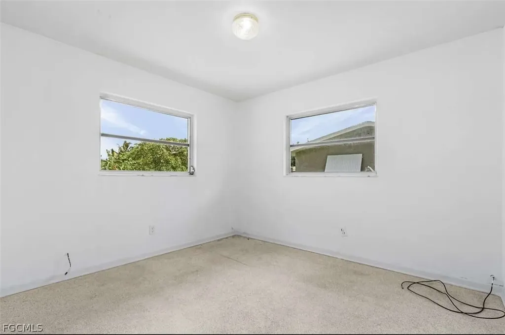 213 SE 47th Street Cape Coral FL 33904