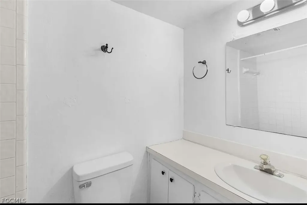 213 SE 47th Street Cape Coral FL 33904