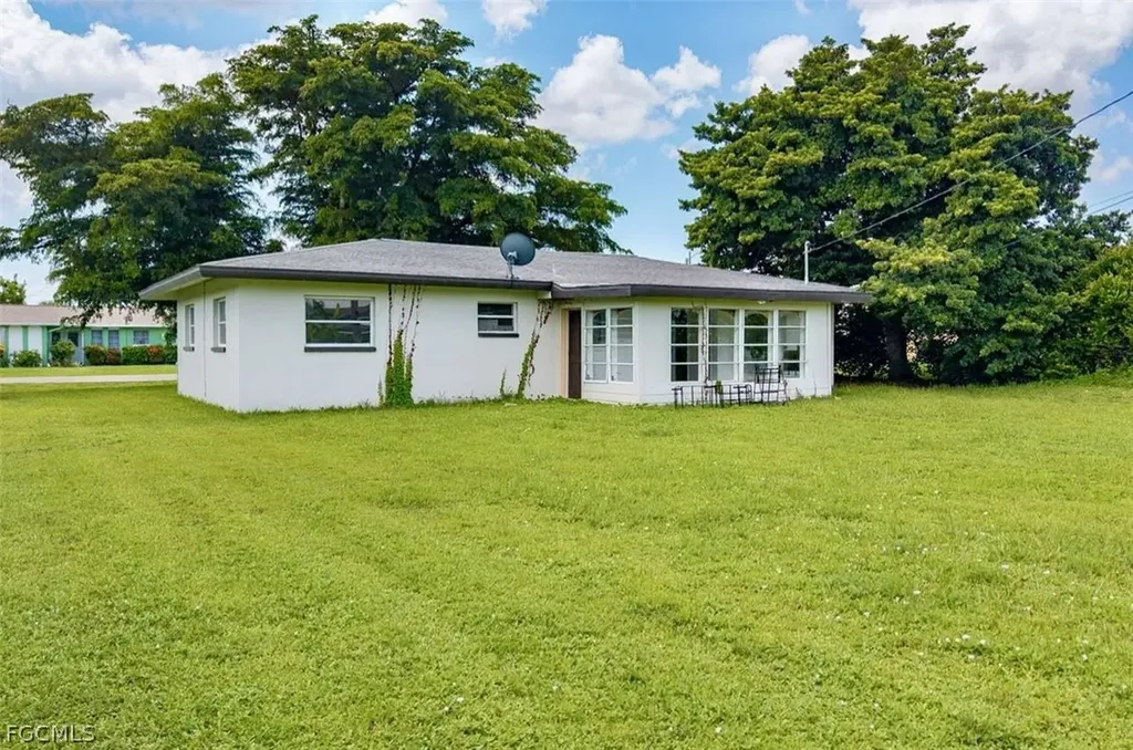 213 SE 47th Street Cape Coral FL 33904
