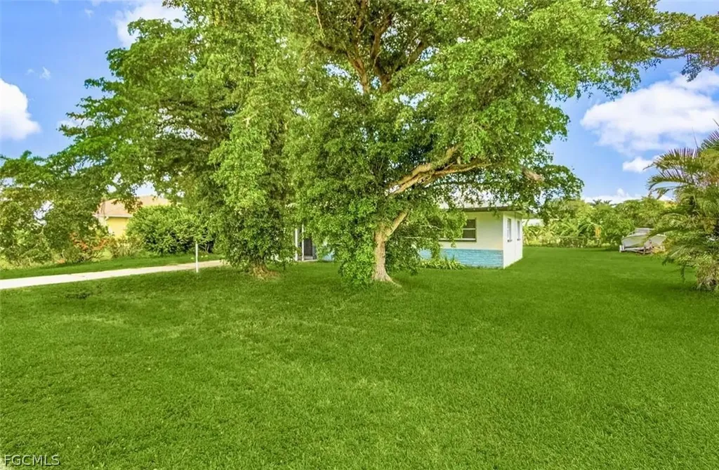 213 SE 47th Street Cape Coral FL 33904