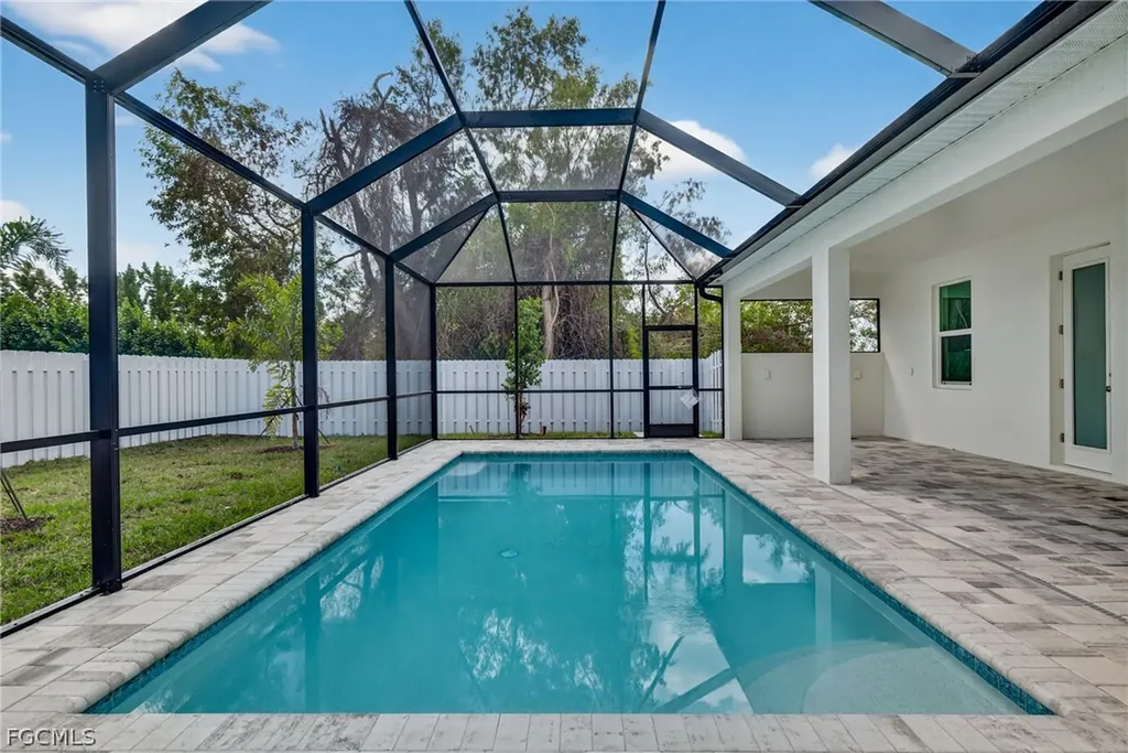 133 SW 9th Place Cape Coral FL 33991