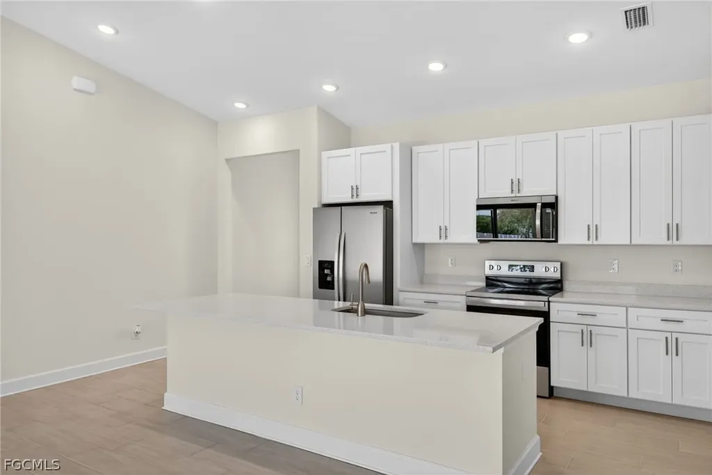 133 SW 9th Place Cape Coral FL 33991