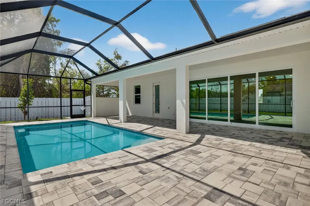 133 SW 9th Place Cape Coral FL 33991