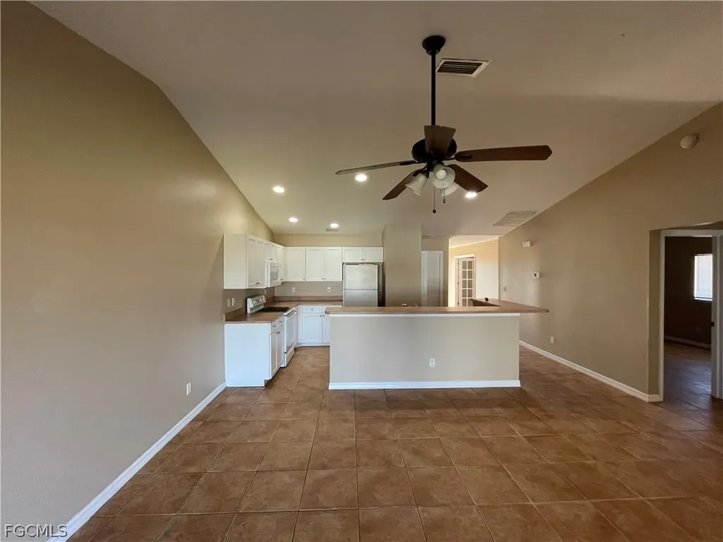 621 SE 46th Terrace Cape Coral FL 33904