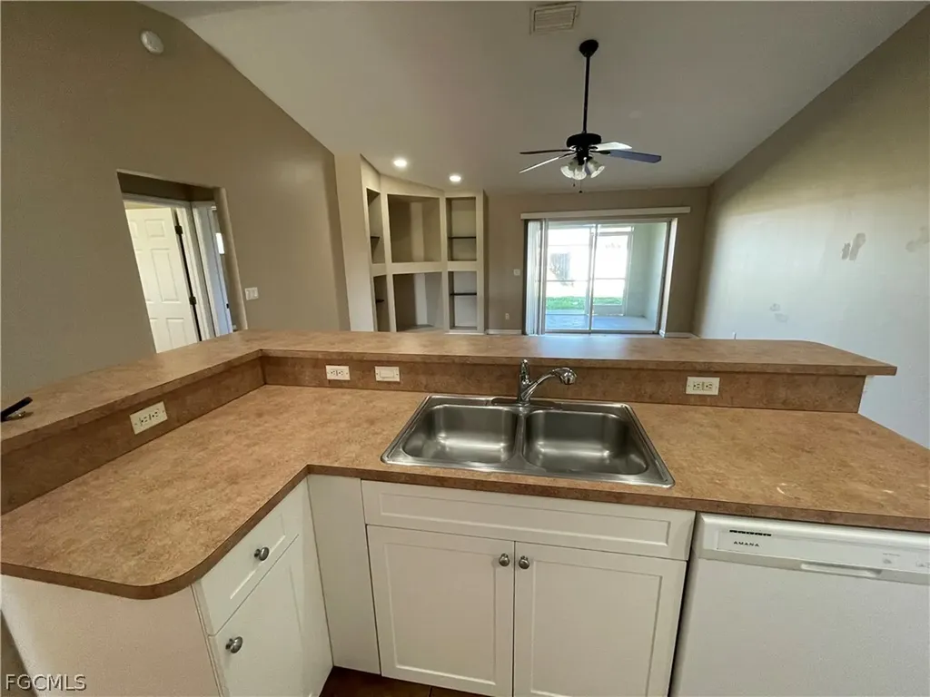 621 SE 46th Terrace Cape Coral FL 33904