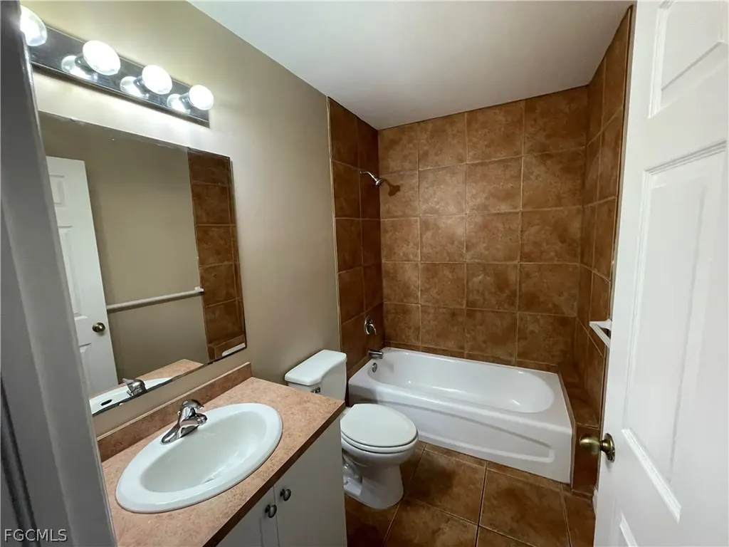 621 SE 46th Terrace Cape Coral FL 33904
