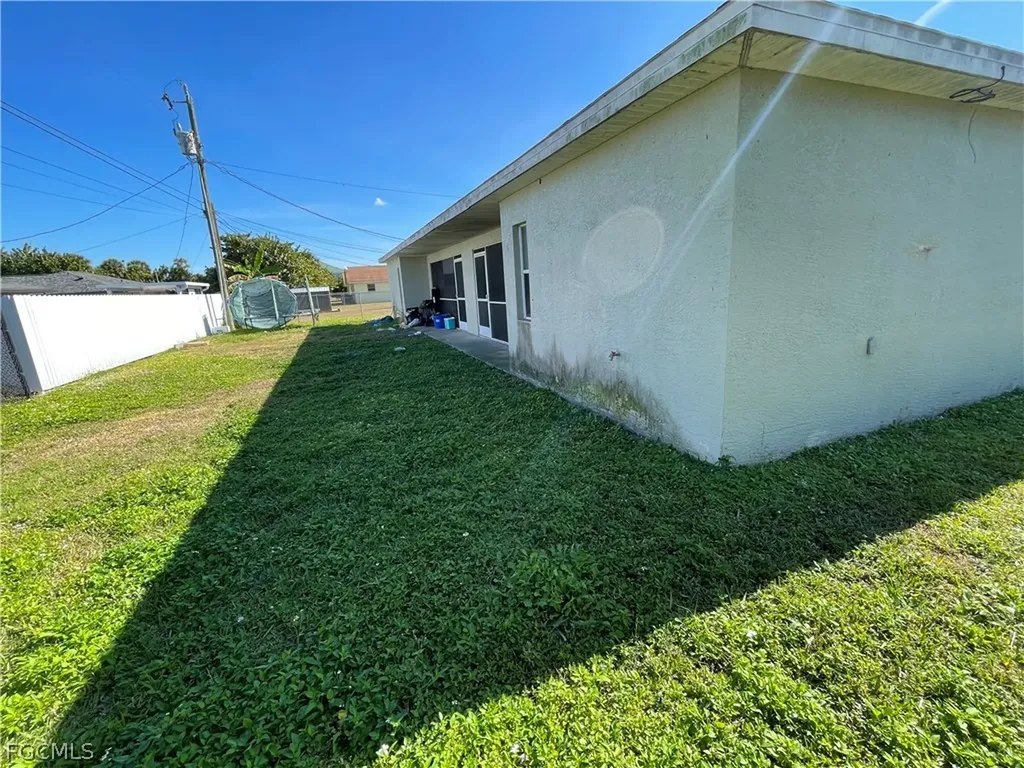 621 SE 46th Terrace Cape Coral FL 33904