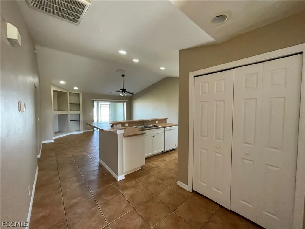 621 SE 46th Terrace Cape Coral FL 33904