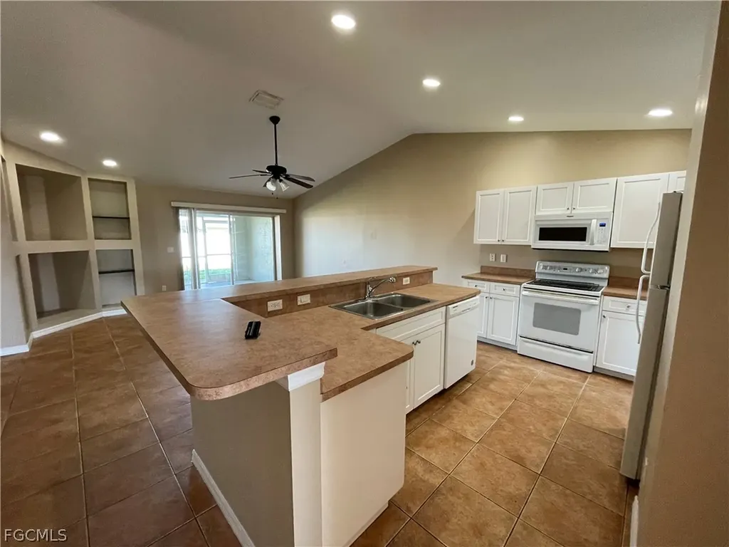 621 SE 46th Terrace Cape Coral FL 33904