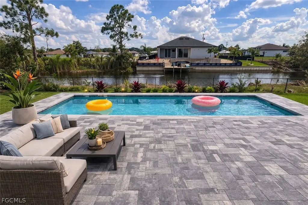 1316 NE 33rd Street Cape Coral FL 33909