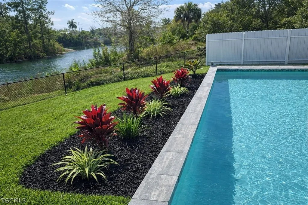 1316 NE 33rd Street Cape Coral FL 33909