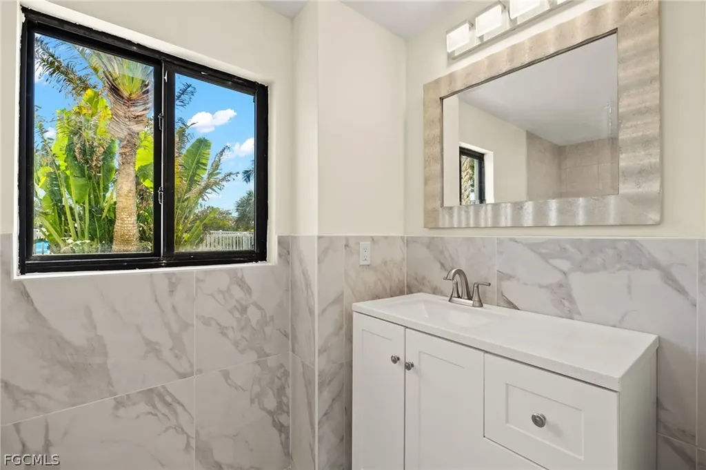 3702 Coquina Drive Sanibel FL 33957