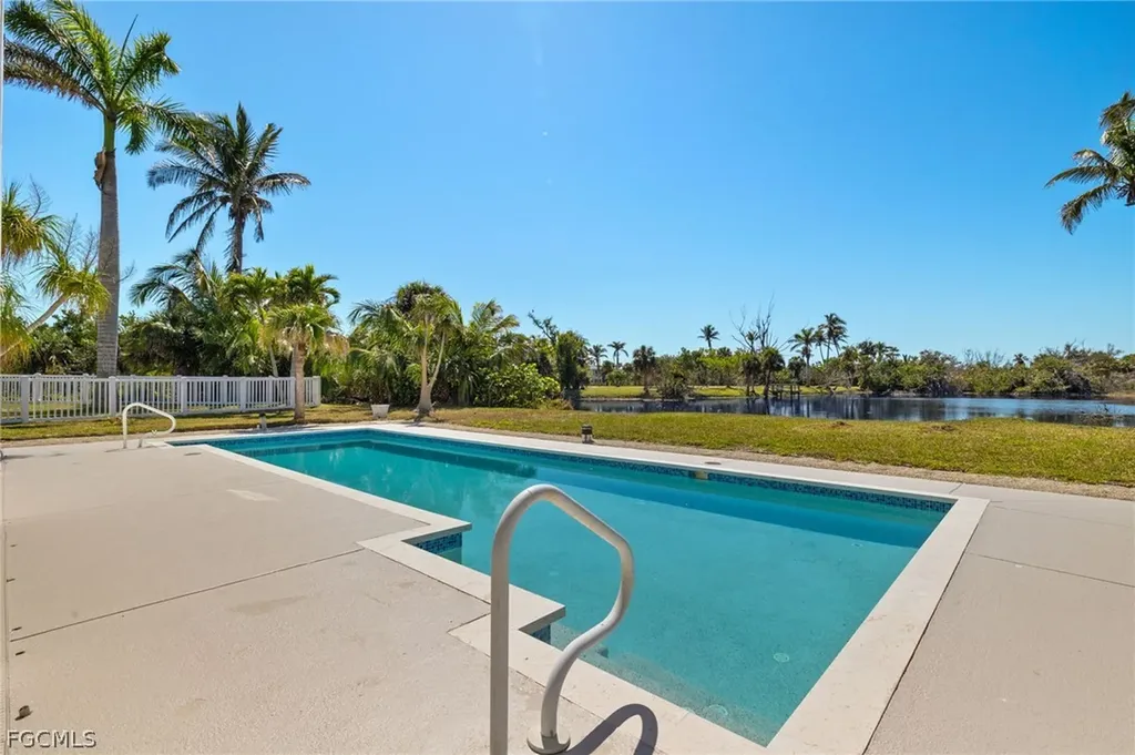 3702 Coquina Drive Sanibel FL 33957