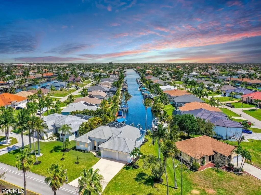3721 Surfside Boulevard Cape Coral FL 33914