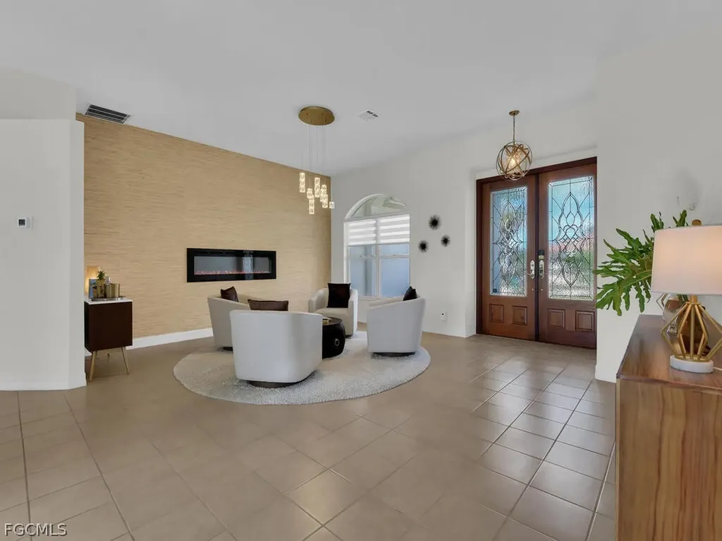 3721 Surfside Boulevard Cape Coral FL 33914