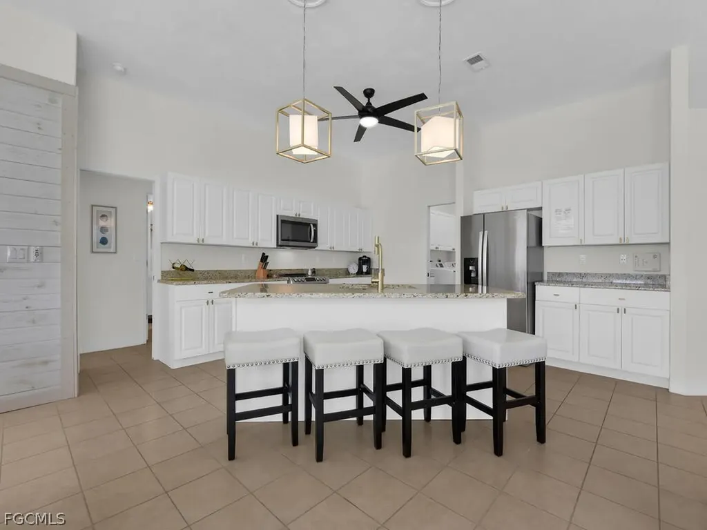 3721 Surfside Boulevard Cape Coral FL 33914