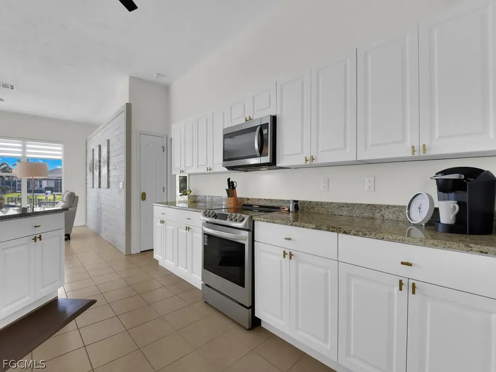 3721 Surfside Boulevard Cape Coral FL 33914