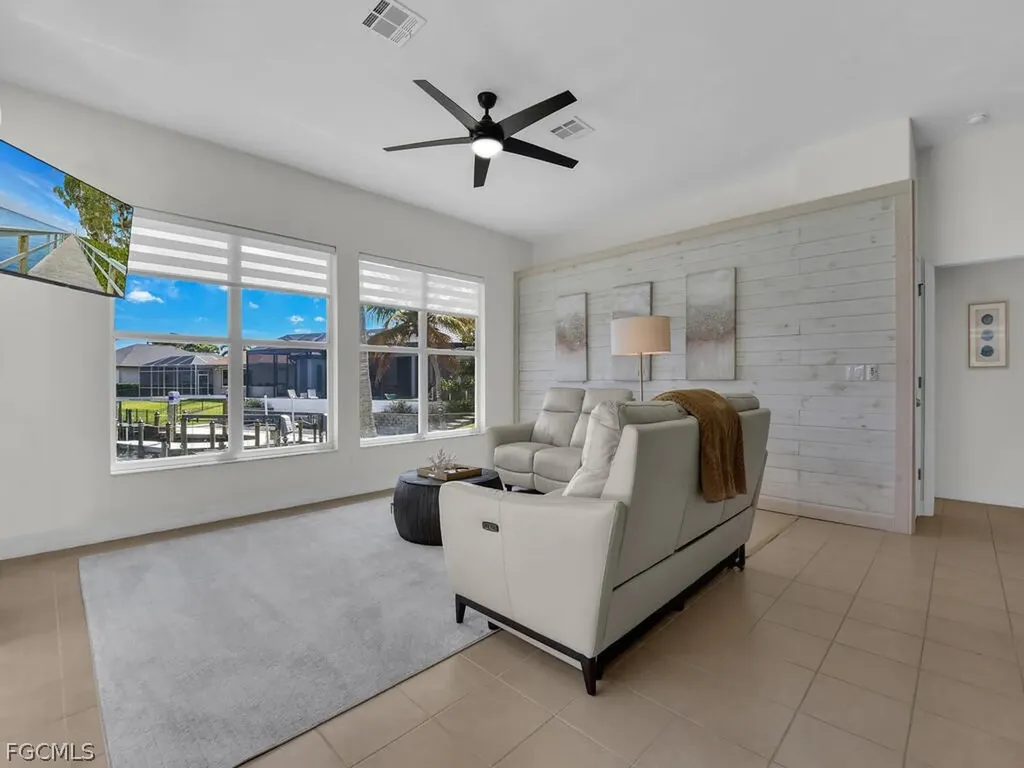 3721 Surfside Boulevard Cape Coral FL 33914