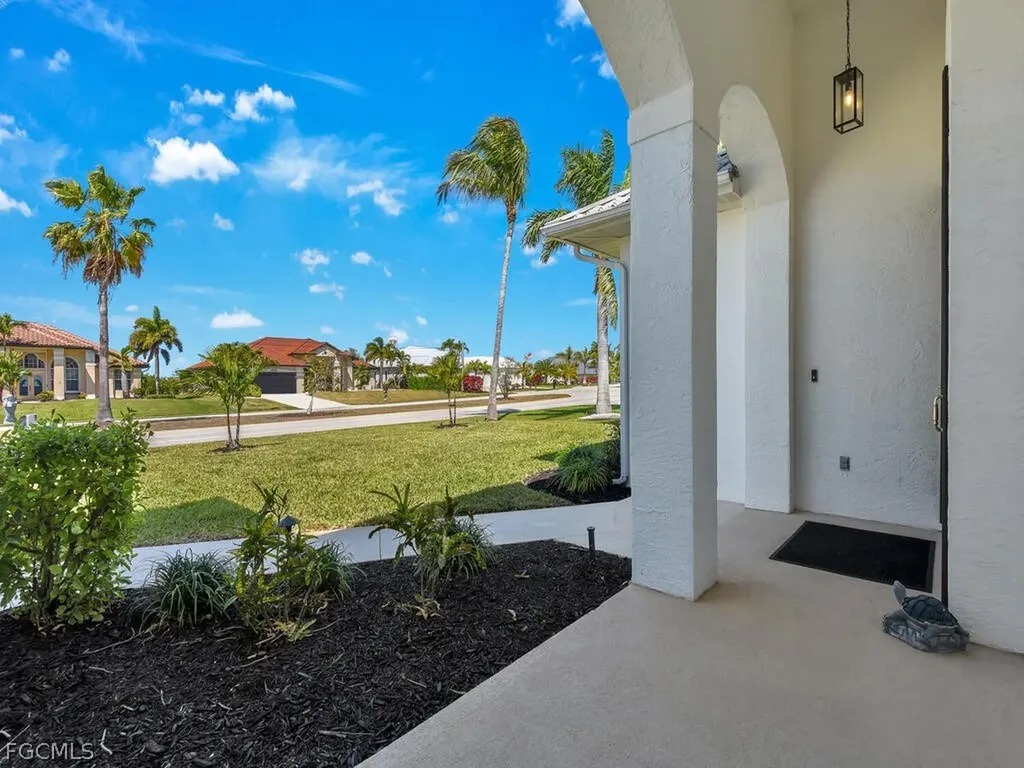 3721 Surfside Boulevard Cape Coral FL 33914