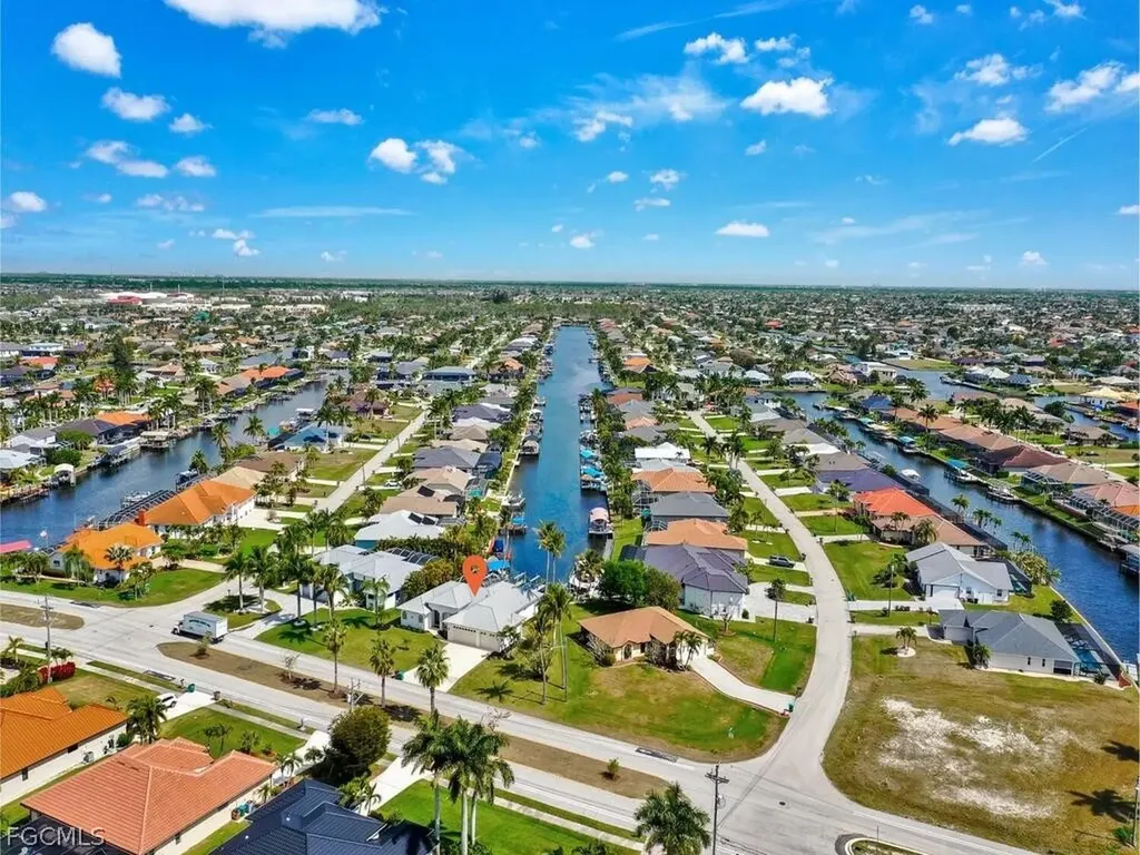 3721 Surfside Boulevard Cape Coral FL 33914