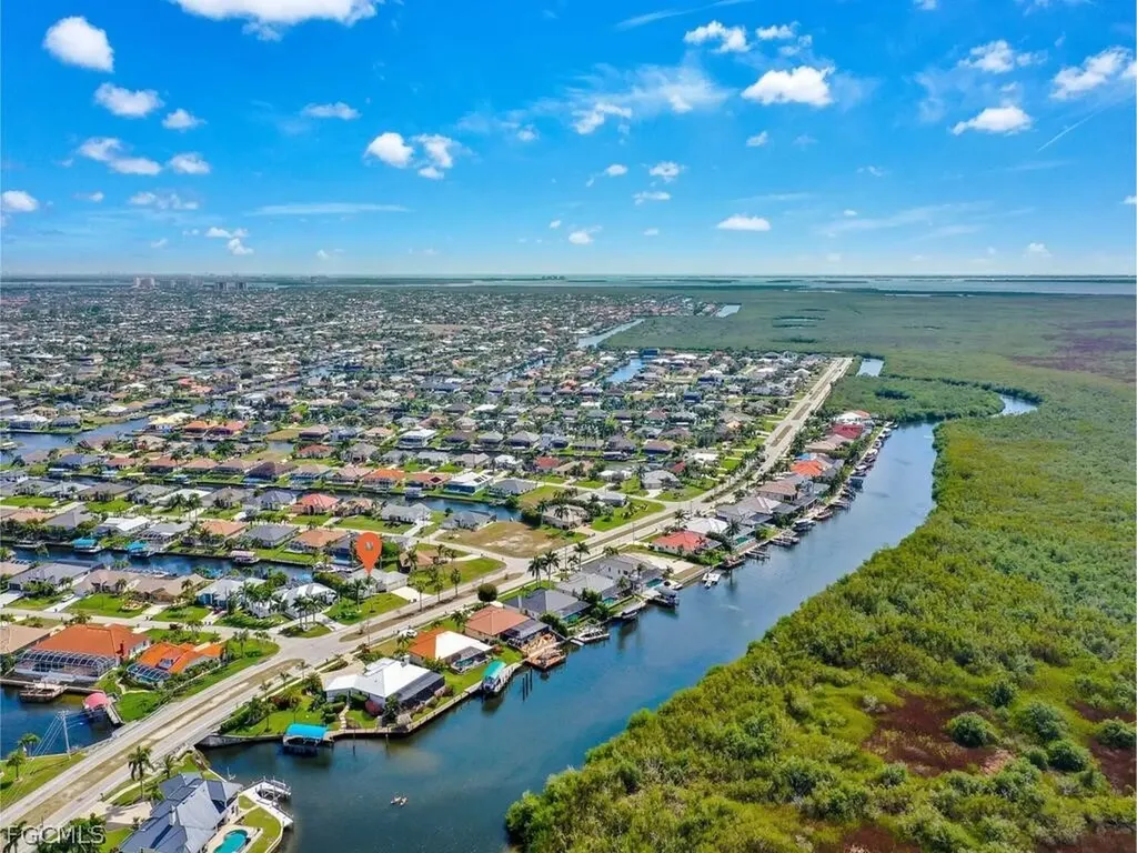 3721 Surfside Boulevard Cape Coral FL 33914