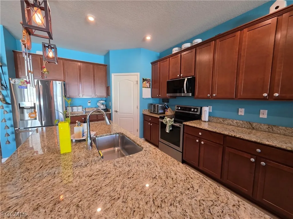 4102 SW 14th Place Cape Coral FL 33914