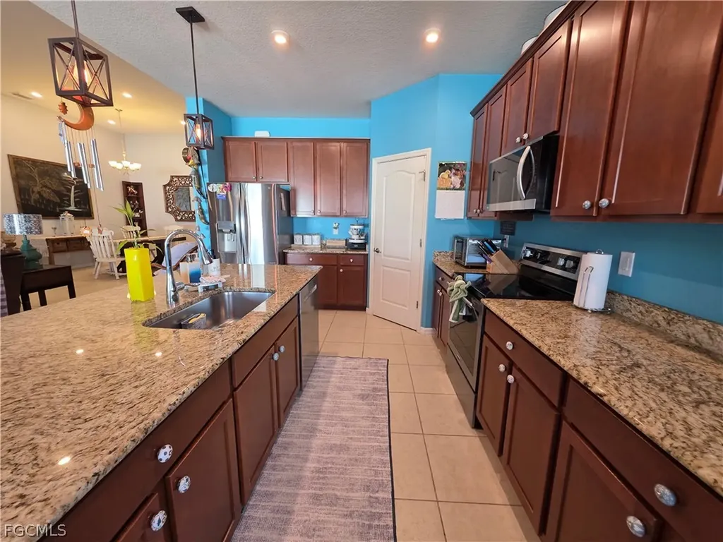 4102 SW 14th Place Cape Coral FL 33914