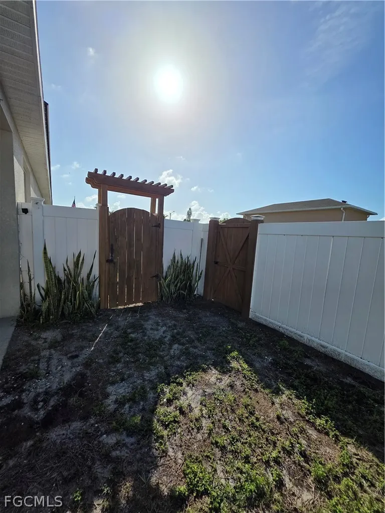 4102 SW 14th Place Cape Coral FL 33914