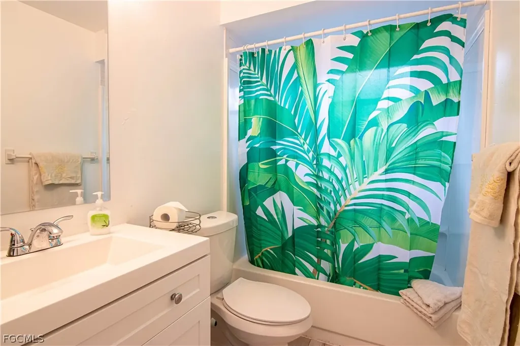 1913 SE 15th Place Cape Coral FL 33990