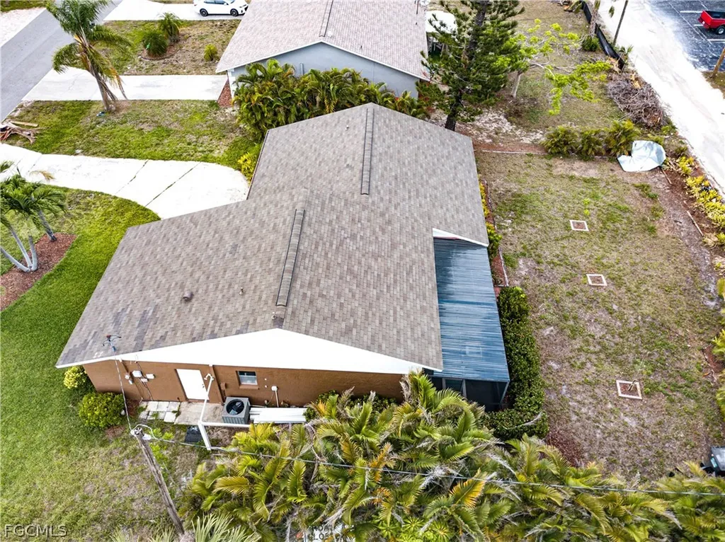 1913 SE 15th Place Cape Coral FL 33990