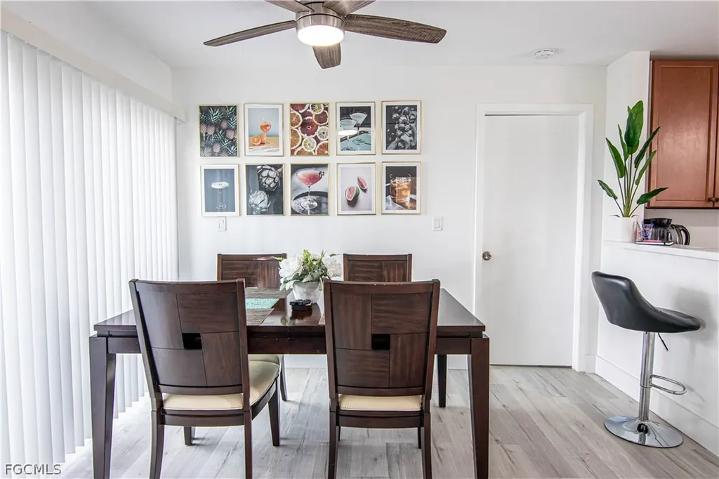 1913 SE 15th Place Cape Coral FL 33990