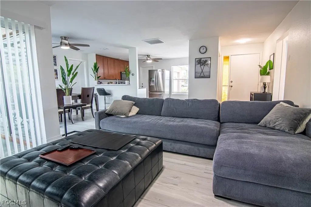1913 SE 15th Place Cape Coral FL 33990