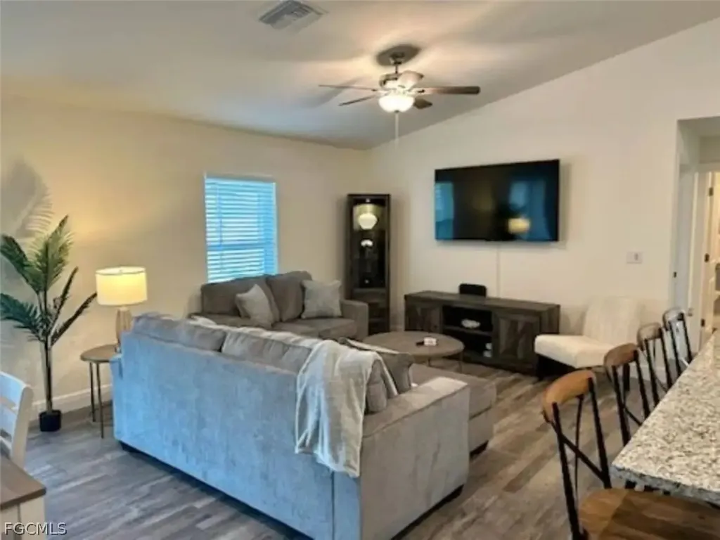 3462 NE 10th Place Cape Coral FL 33909