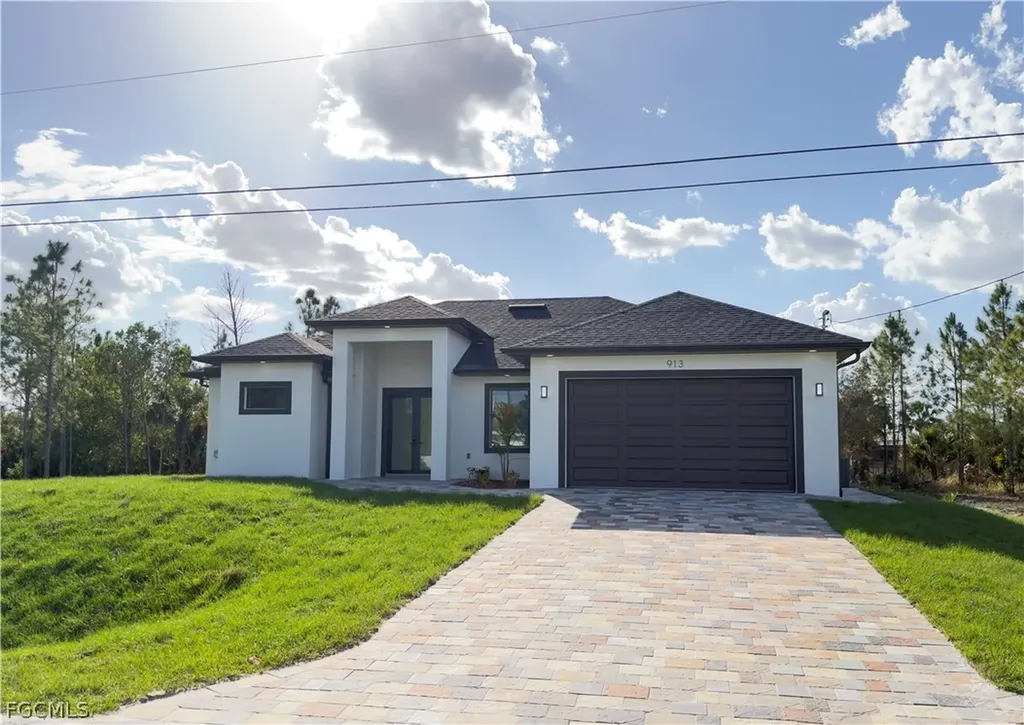 913 Glenn Avenue Lehigh Acres FL 33972