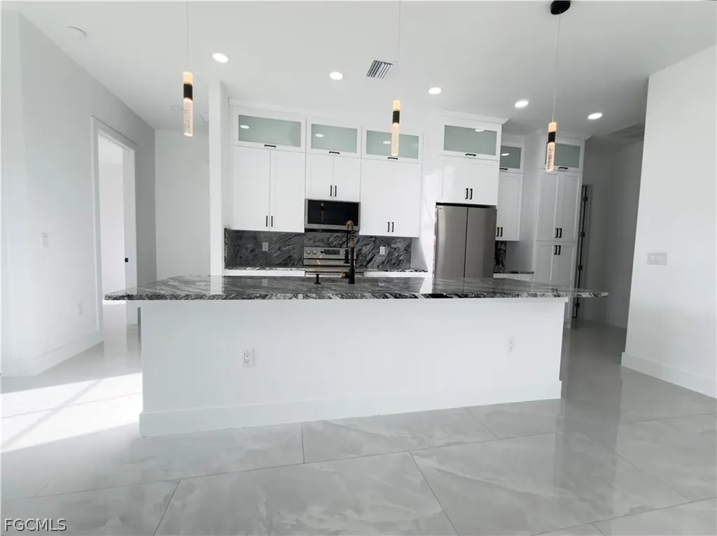 913 Glenn Avenue Lehigh Acres FL 33972