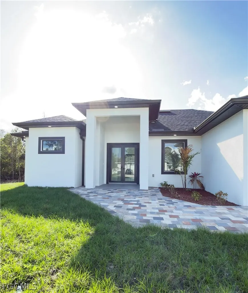 913 Glenn Avenue Lehigh Acres FL 33972