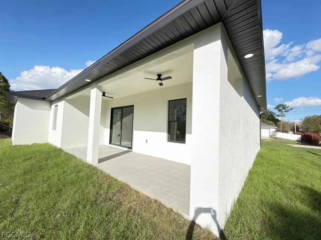913 Glenn Avenue Lehigh Acres FL 33972