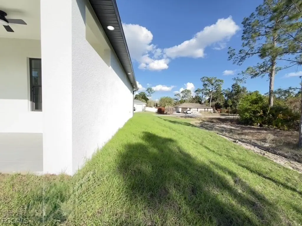 913 Glenn Avenue Lehigh Acres FL 33972